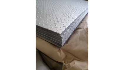 лист нержавеющий рифленый чечевица 1 мм AISI 430 купить в Челябинске