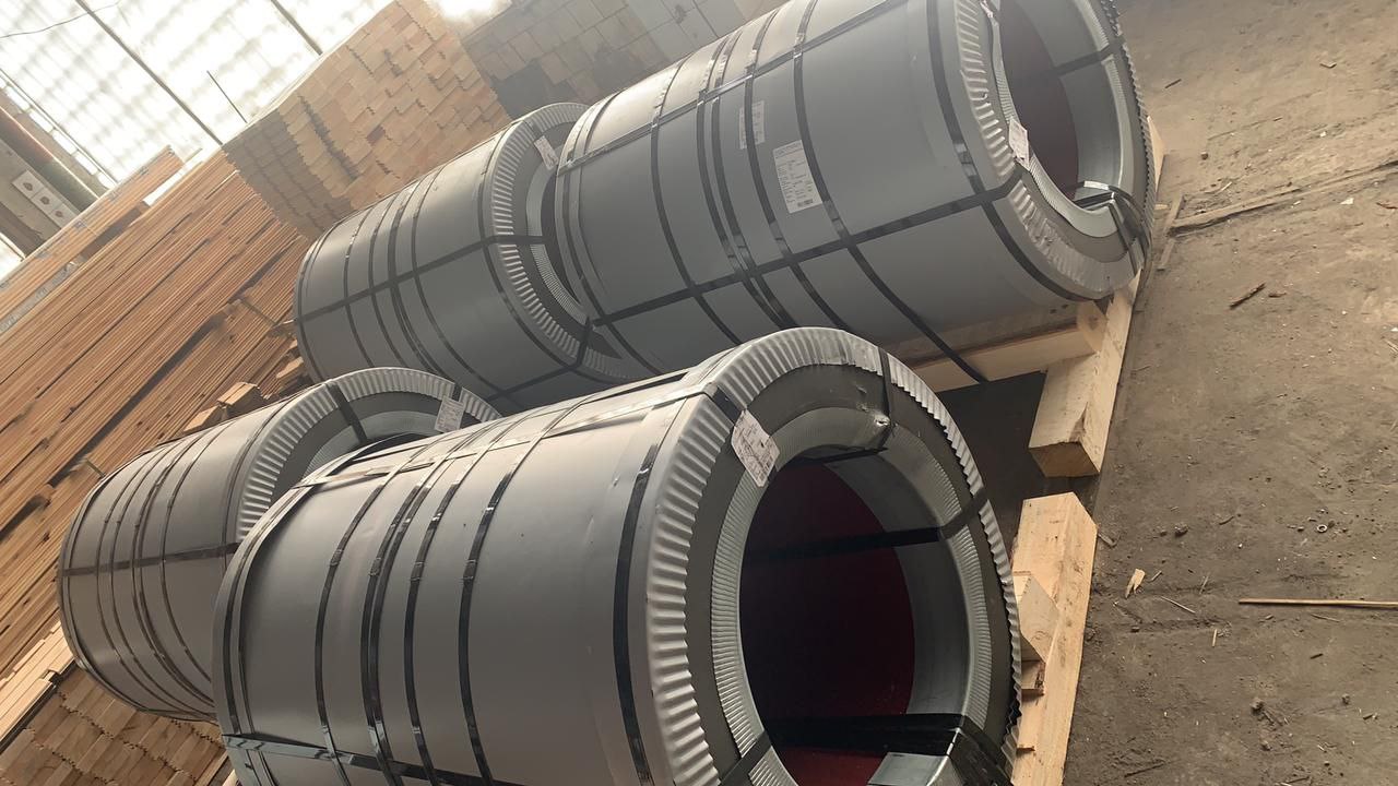 Рулон стальной с полимерным покрытием 0,5x1000 мм 08пс ГОСТ 52146-2003 фото